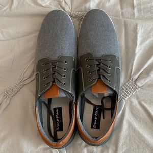 Men’s Bruno Marc shoes never worn size 13